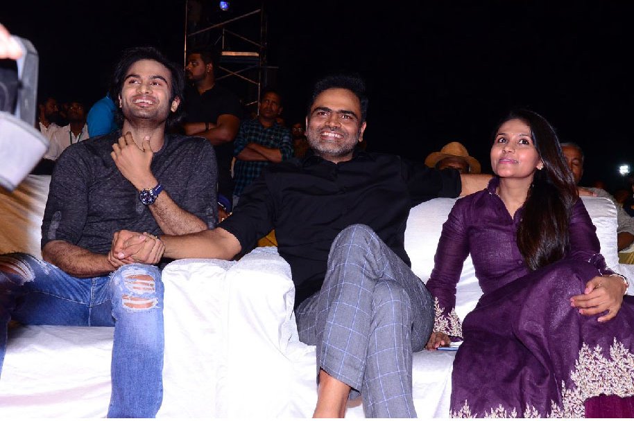 Maharshi-Movie-Pre-Release-Event